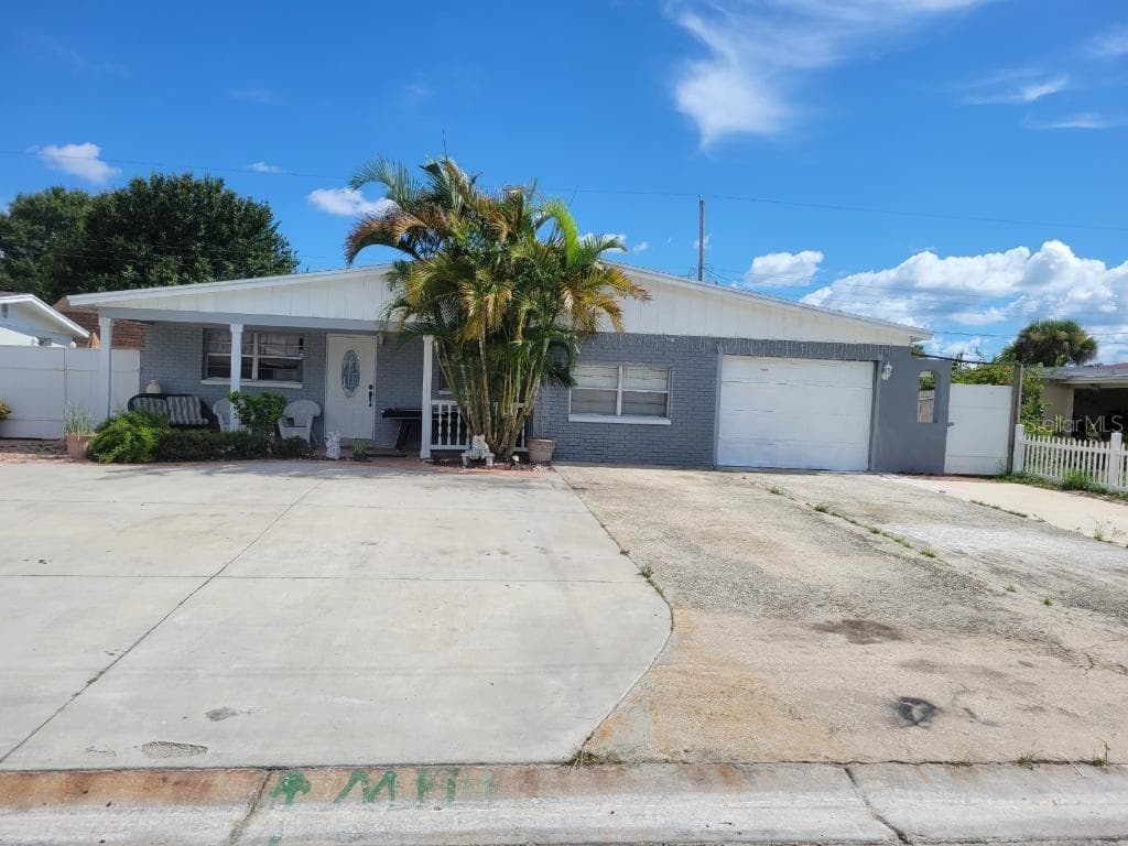 4530 W BURKE STREET TAMPA, FL 33614