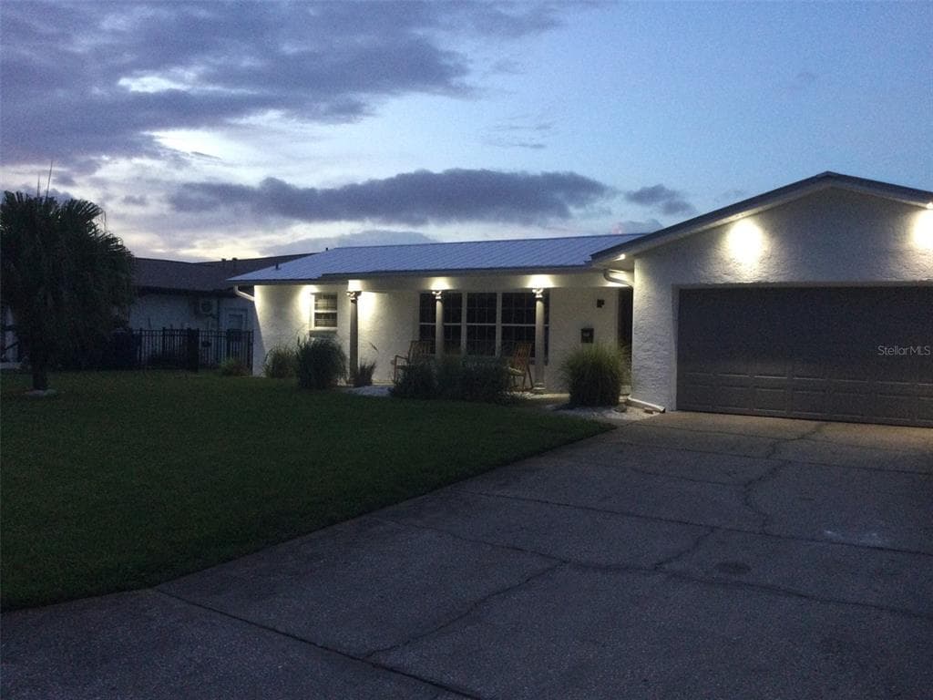 1367 51ST AVENUE NE ST PETERSBURG, FL 33703