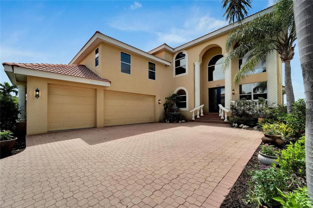 1224 ACAPPELLA LANE APOLLO BEACH, FL 33572