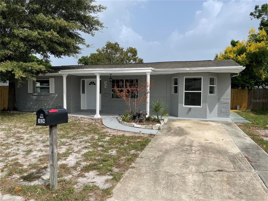 1024 SAXON LANE HOLIDAY, FL 34691