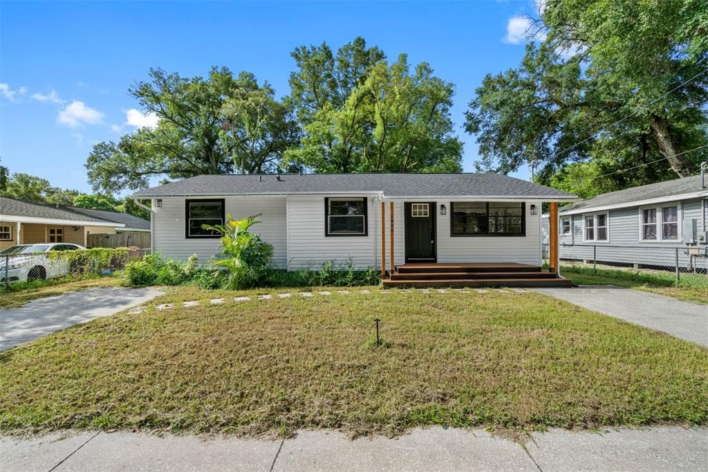 1805 E OSBORNE AVENUE TAMPA, FL 33610