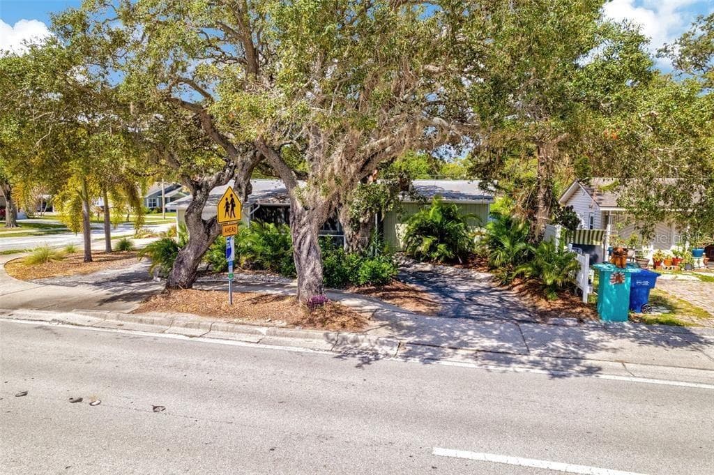 675 CLEARWATER LARGO ROAD S LARGO, FL 33770