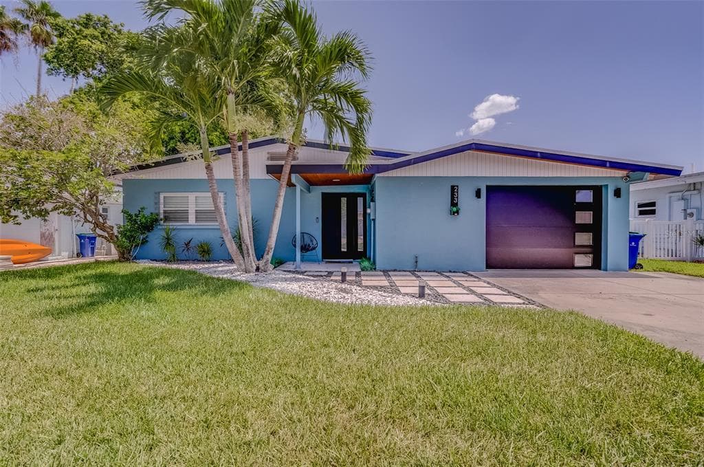 233 176TH TERRACE DRIVE E REDINGTON SHORES, FL 33708