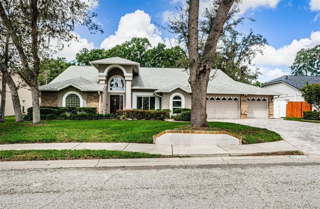 12812 WALLINGFORD DRIVE TAMPA, FL 33624