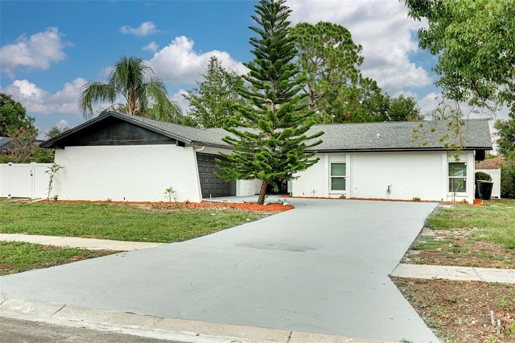 2807 FOREST VIEW DRIVE