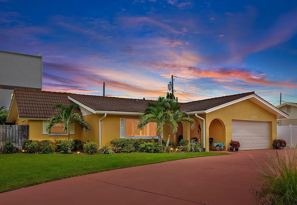 7125 S SHORE DRIVE S SOUTH PASADENA, FL 33707