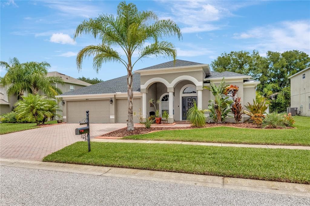 20927 LAKE TALIA BOULEVARD LAND O LAKES, FL 34638
