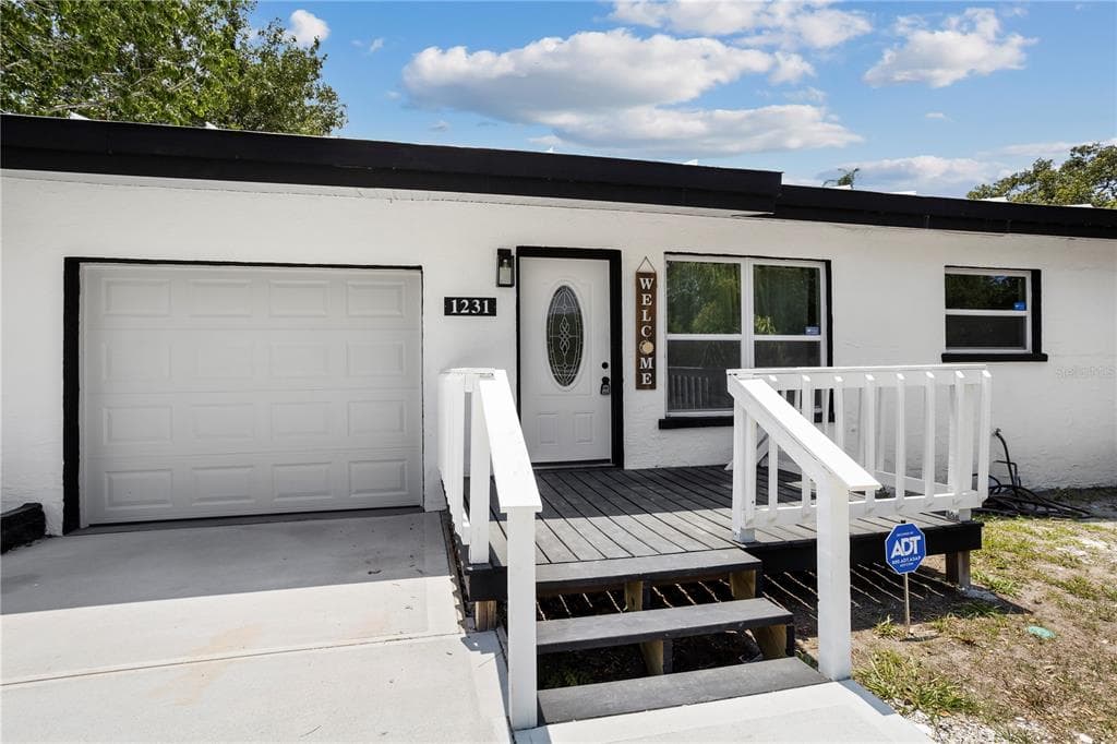1231 LITTLE JOHN LANE