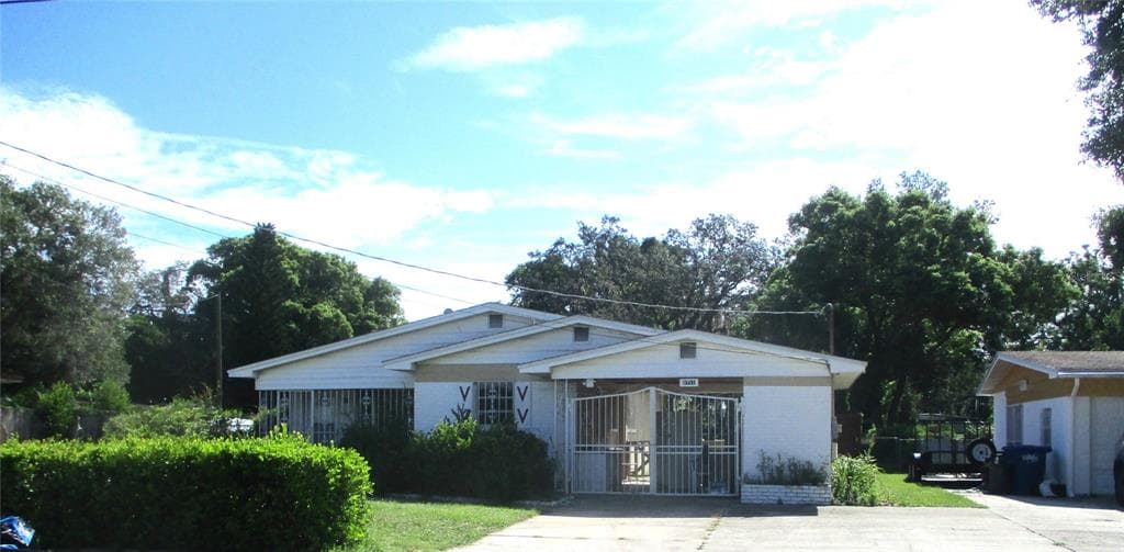 8711 N 26TH STREET TAMPA, FL 33604