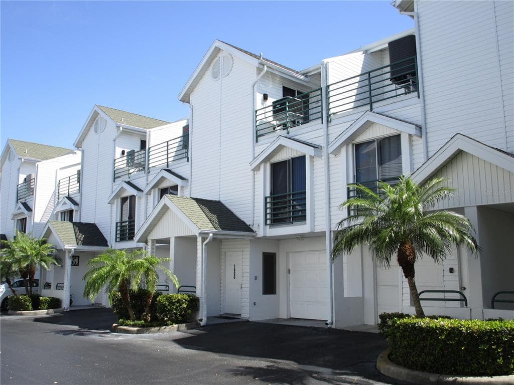 320 ISLAND WAY UNIT 302 CLEARWATER, FL 33767