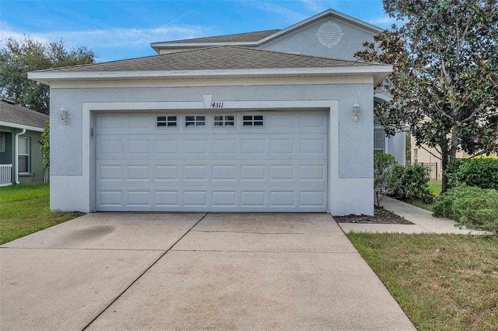 4311 OLD WAVERLY COURT WESLEY CHAPEL, FL 33543