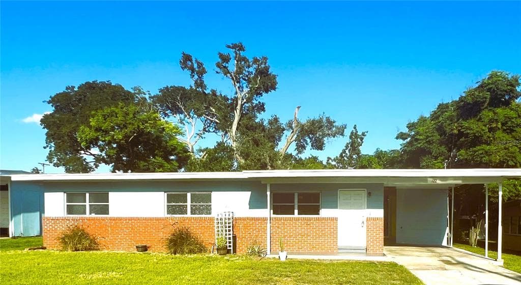122 EDGEWATER DRIVE WINTER HAVEN, FL 33881