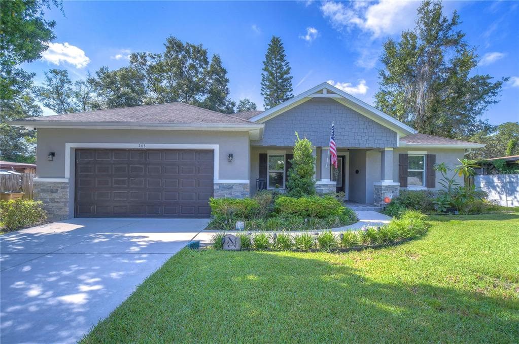 203 LINDA AVENUE TEMPLE TERRACE, FL 33617