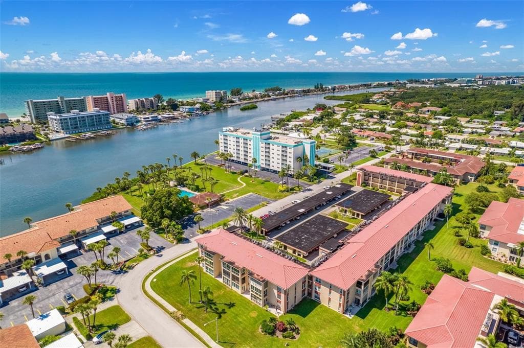10351 REGAL DRIVE UNIT 5 LARGO, FL 33774