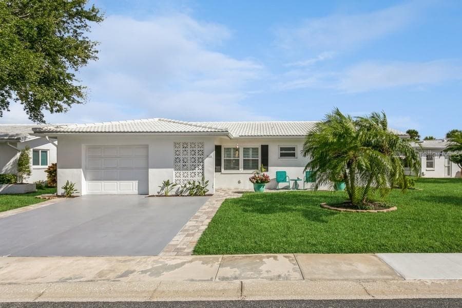 3525 98TH AVENUE N UNIT 4 PINELLAS PARK, FL 33782