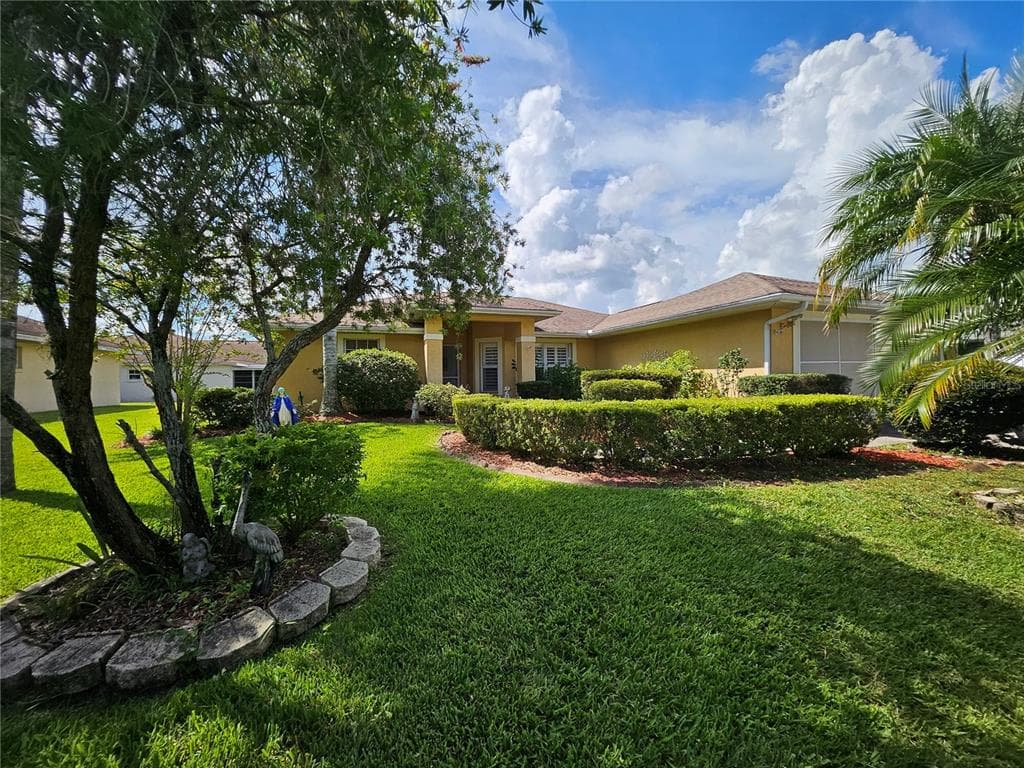 29330 SCHINNECOCK HILLS LANE SAN ANTONIO, FL 33576