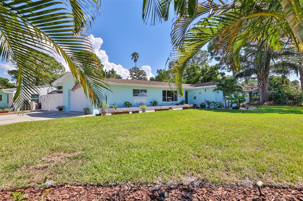 1853 SANTA BARBARA DRIVE DUNEDIN, FL 34698