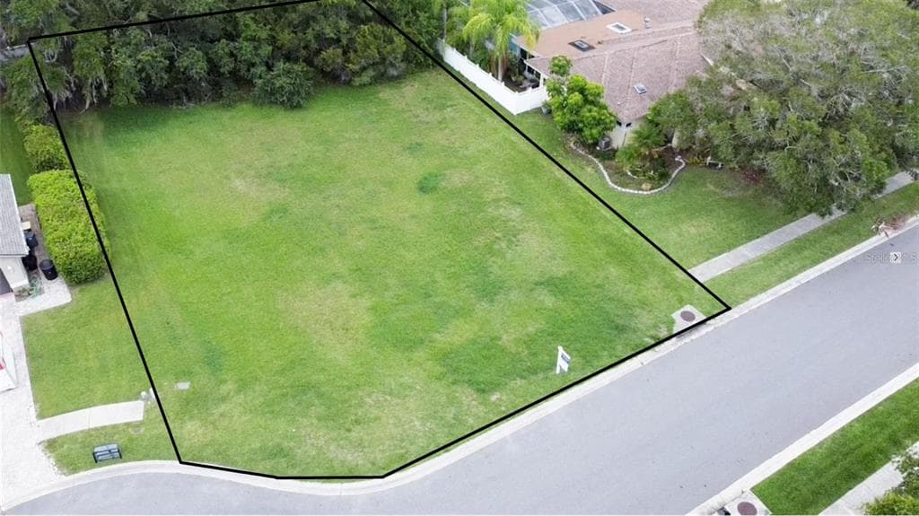 3016 CREST DRIVE