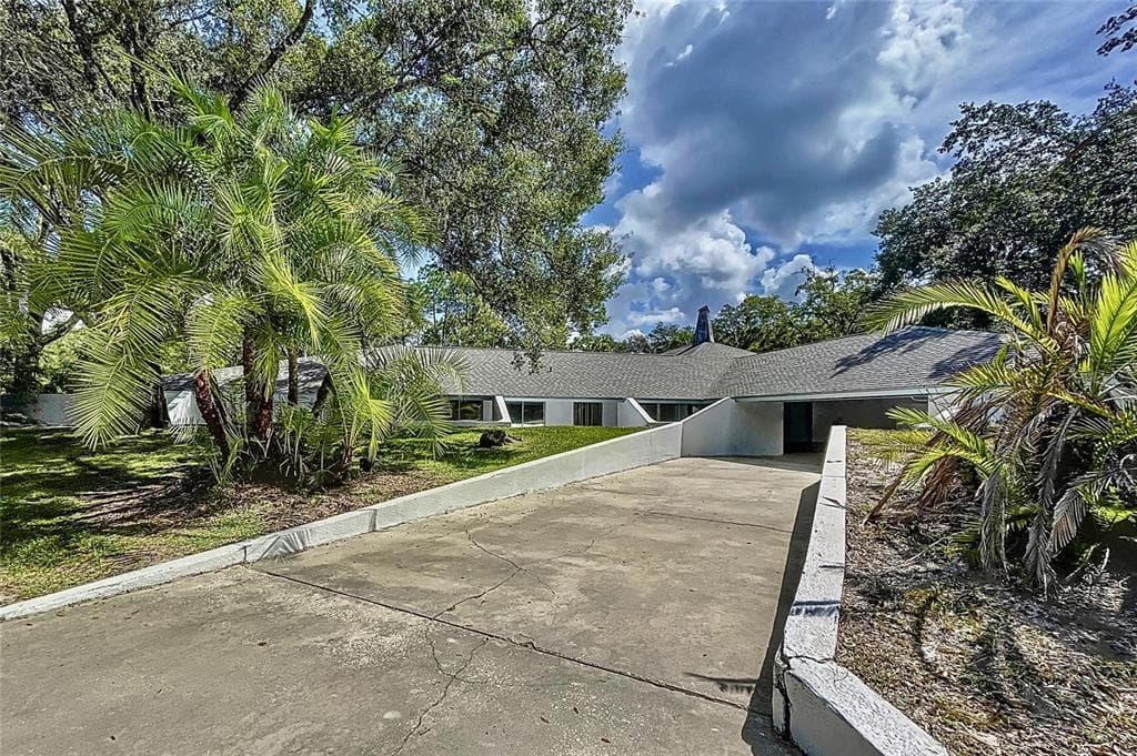 1906 SUNSET LANE LUTZ, FL 33549