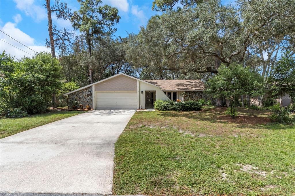 1213 SANGER AVENUE SPRING HILL, FL 34608