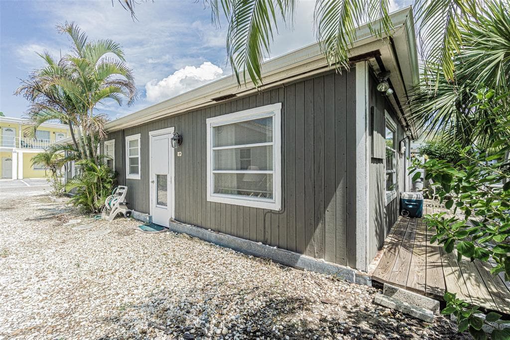 120 177TH AVENUE W
