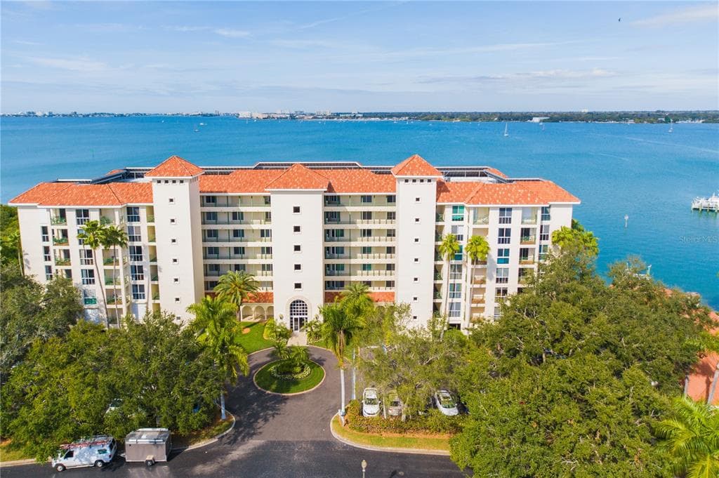 4717 DOLPHIN CAY LANE S UNIT 106 ST PETERSBURG, FL 33711