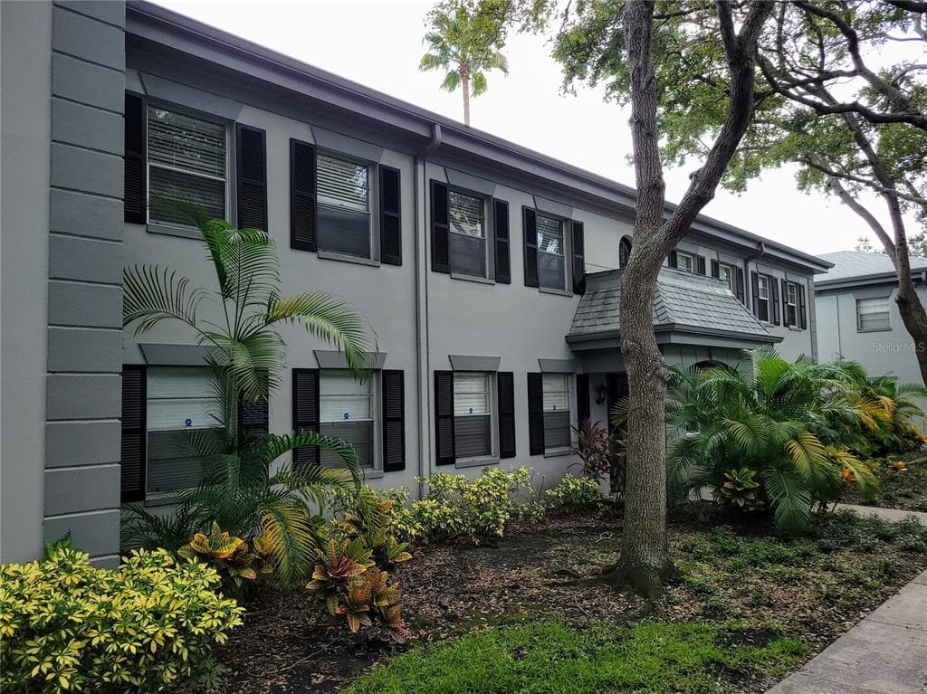 6925-A AVENUE DES PALAIS UNIT 1A SOUTH PASADENA, FL 33707