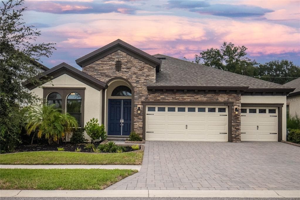 912 GRAND CRESTA AVENUE BRANDON, FL 33511