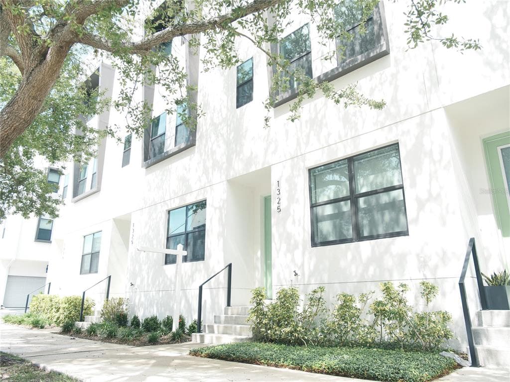 1325 W FIG STREET UNIT 4