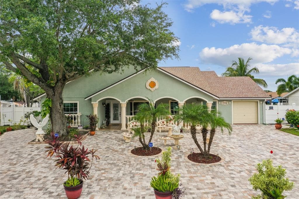 7004 COBBLEWOOD COURT