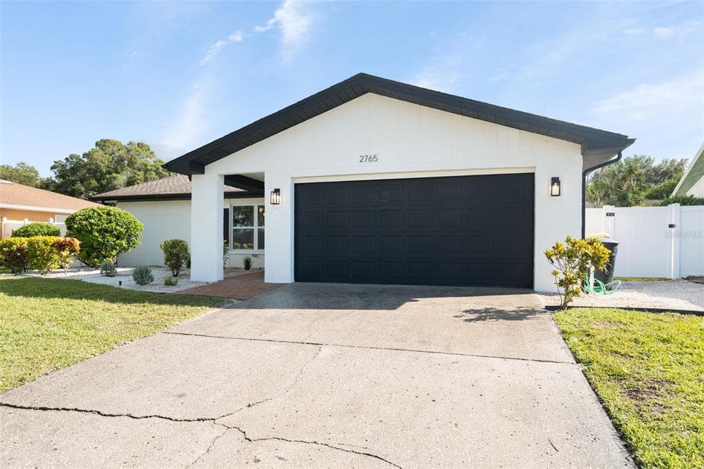 2765 BRATTLE LANE CLEARWATER, FL 33761