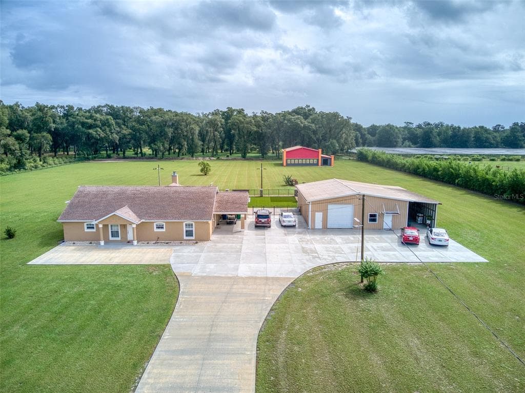 135 HILSENBECK ROAD PIERSON, FL 32180