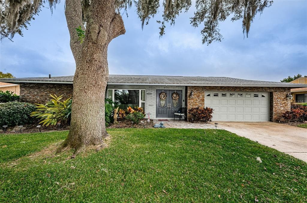 819 ANCHORAGE LANE