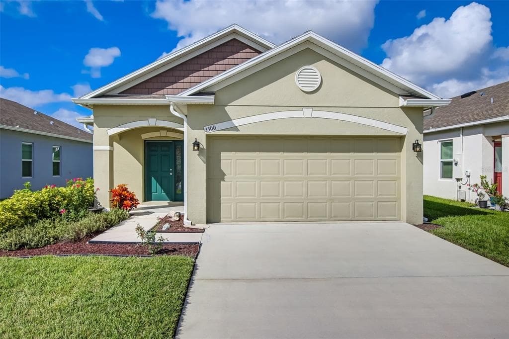 4300 DESERT ROSE AVENUE KISSIMMEE, FL 34746