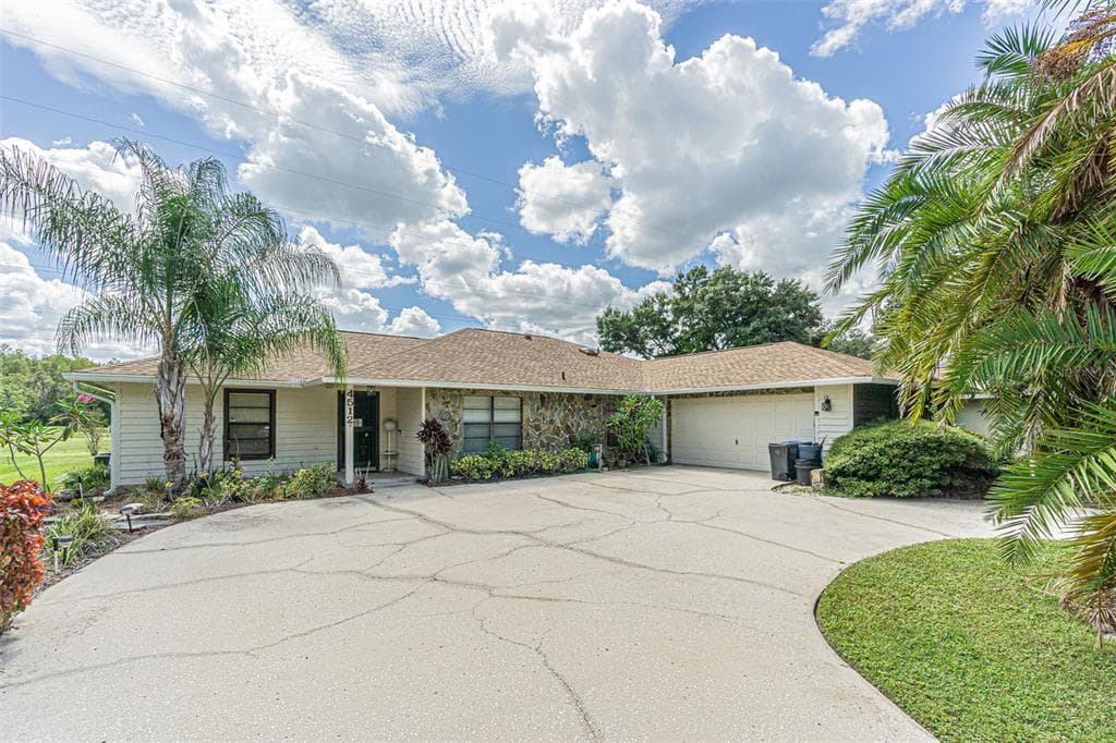 4512 NETHERWOOD DR TAMPA, FL 33624