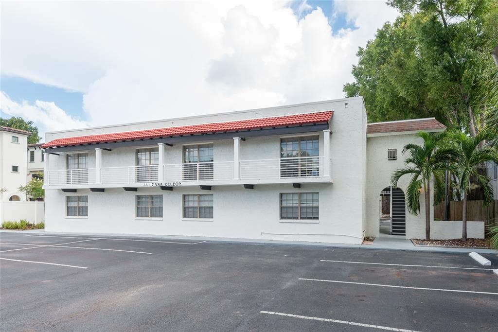 3211 W DE LEON STREET UNIT 7 TAMPA, FL 33609