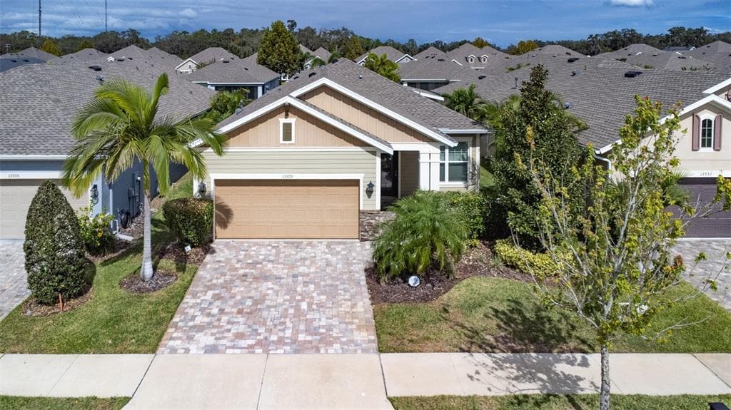 13928 SWALLOW HILL DRIVE LITHIA, FL 33547