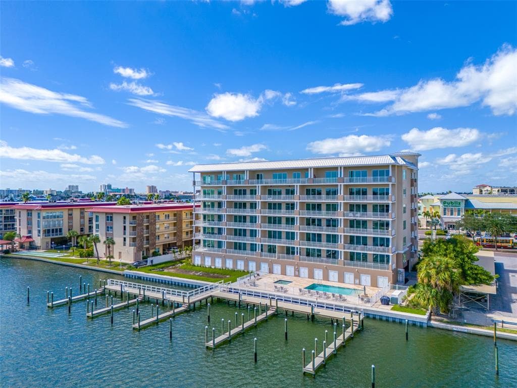125 ISLAND WAY UNIT 405 CLEARWATER, FL 33767