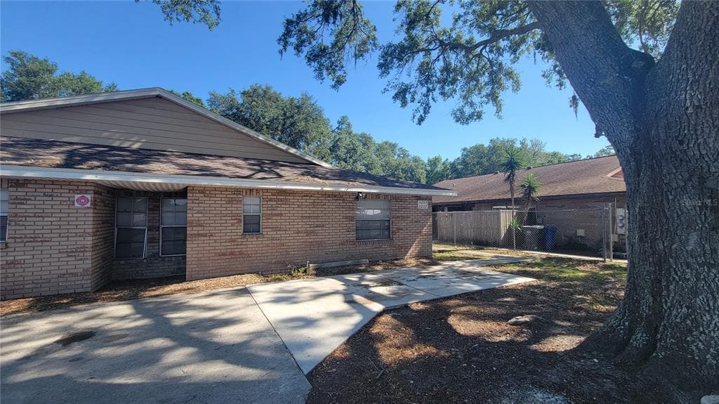 3207 BLOOMINGDALE VILLAS COURT BRANDON, FL 33511