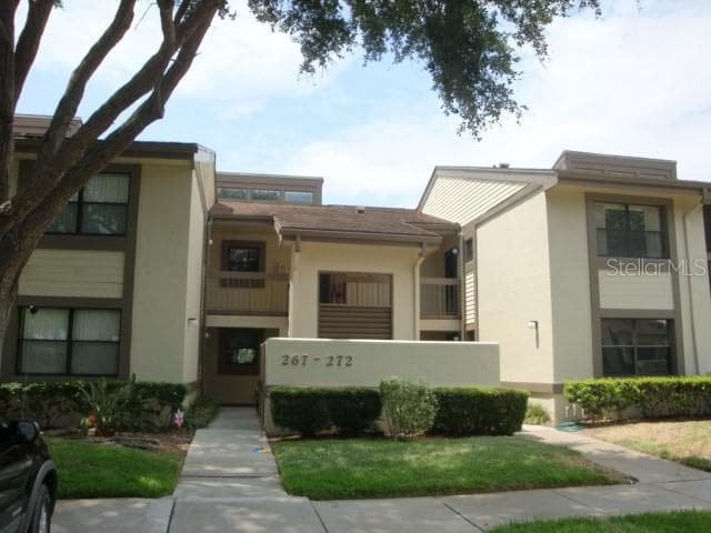 272 WOODLAKE WYNDE UNIT 0060 OLDSMAR, FL 34677