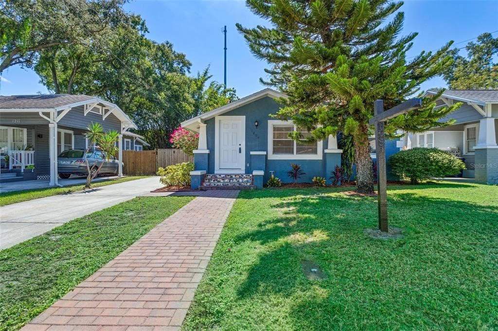 1209 E IDA STREET TAMPA, FL 33603
