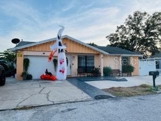 9216 ROUNDWOOD COURT TAMPA, FL 33615
