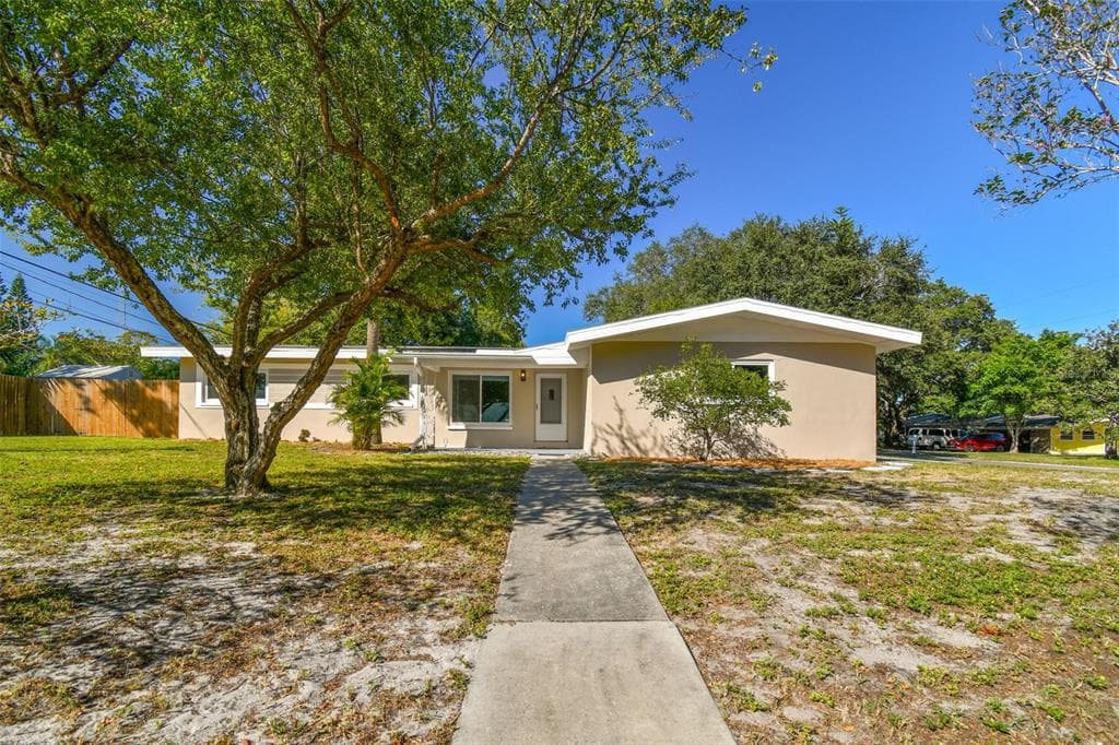 1270 WOODLAWN STREET CLEARWATER, FL 33756