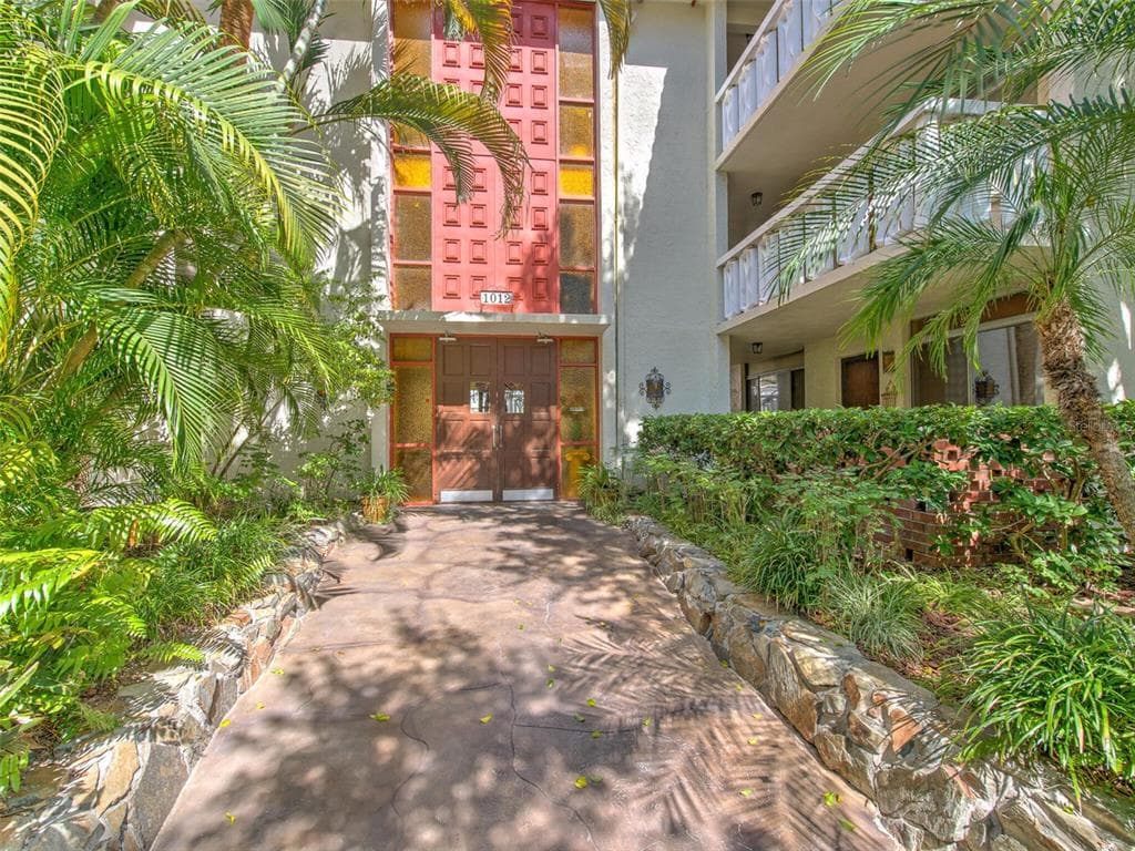 1012 PEARCE DRIVE UNIT 302 CLEARWATER, FL 33764