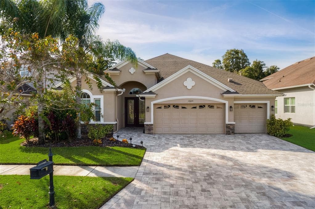 3325 DIAMOND FALLS CIRCLE LAND O LAKES, FL 34638