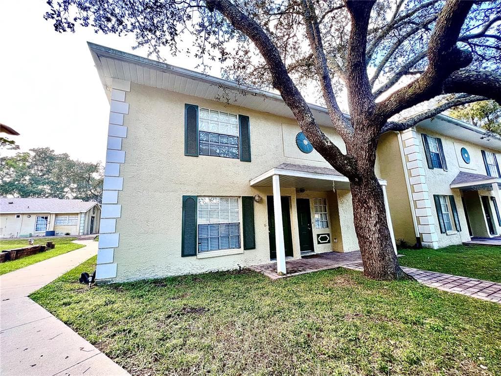 5182 SUNRIDGE PALMS DRIVE UNIT 5182 TAMPA, FL 33617