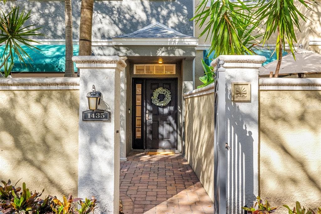 1435 HARBOUR WALK ROAD TAMPA, FL 33602
