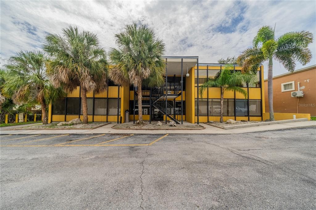 4021 N ARMENIA AVE TAMPA, FL 33606