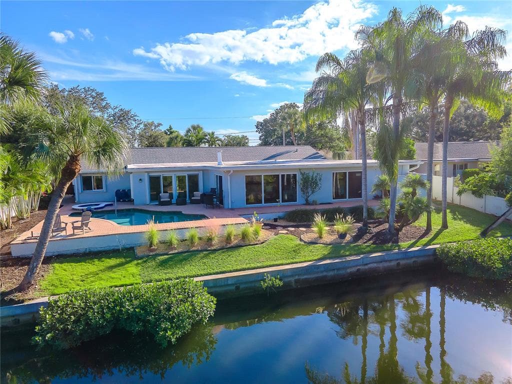 1101 45TH AVENUE NE ST PETERSBURG, FL 33703