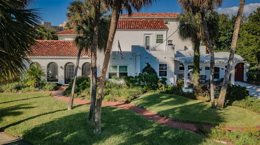 827 MANDALAY AVENUE CLEARWATER, FL 33767